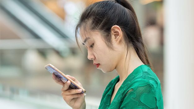 Why email loses out to popular apps in China - BBC Worklife
