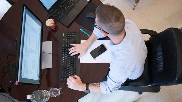 The reason employers love online job portals - BBC Worklife