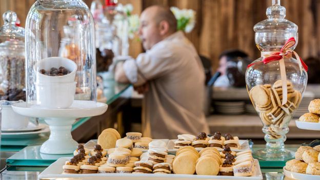 Roughly a billion alfajores are sold in Argentina every year, with hundreds of varieties available (Credit: Credit: Hemis/Alamy), Gooey 'biscake' eaten by millions-what is it?, learn about history, recipe, Argentina from non political news, News Without Politics, NWP