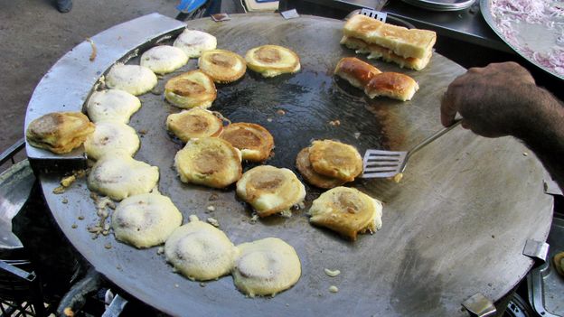 Bun-kebabs are one of the last vestiges of local street food without an upscale, gentrified version (Credit: Credit: Bashir Osman/Getty Images) Bun-kebabs are one of the last vestiges of local street food without an upscale, gentrified version (Credit: Credit: Bashir Osman/Getty Images)