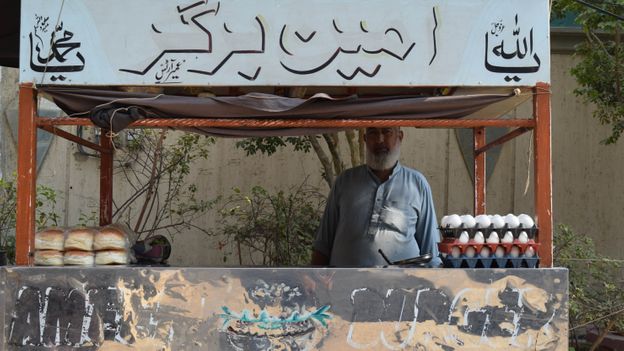 Abdul Ameen has been making and selling bun-kebabs in Karachi for 30 years (Credit: Credit: Saqib Rafique) Abdul Ameen has been making and selling bun-kebabs in Karachi for 30 years (Credit: Credit: Saqib Rafique)