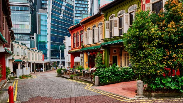 Visitors to Singapore will find perfectly paved roads, manicured public parks, and spotless, litter-free streets (Credit: Credit: Andrea Pistolesi/Getty Images)