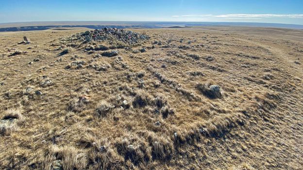 Iniskim Umaapi: Is this Canada's 'Stonehenge'? - BBC Travel