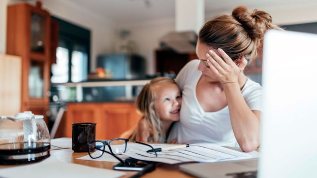 The parental shame that haunts working parents - BBC Worklife