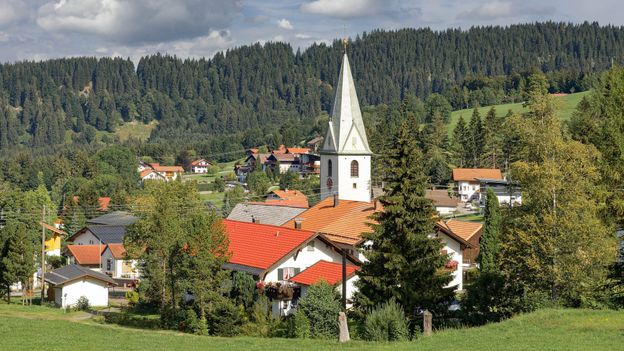 Jungholz: A ski town stuck in the wrong nation - BBC Travel