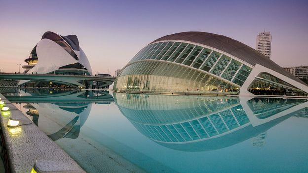 eight-of-the-most-stunning-opera-houses-in-the-world