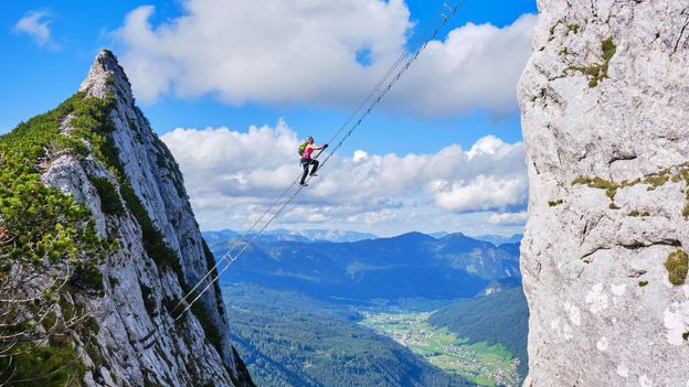 The upsides of feeling small - BBC Future