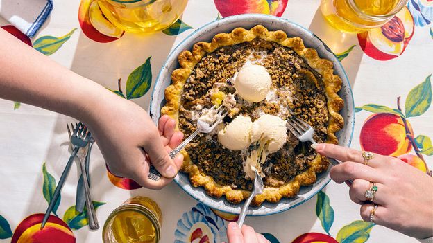 It's topped with a crunchy, buttery, brown sugar pecan crumble