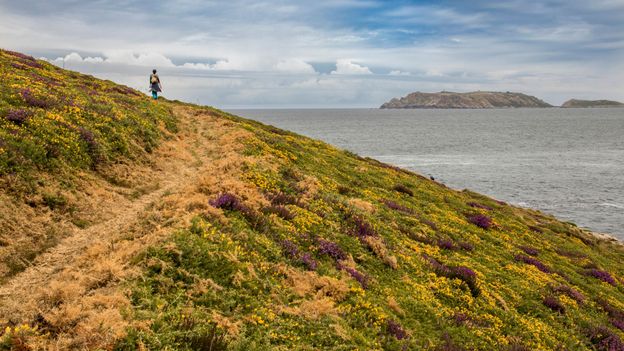 A 200km hike to 'the end of the Earth'