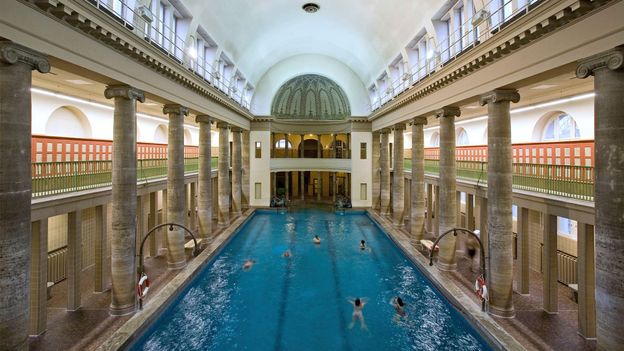 Would you swim in this 45m-deep swimming pool in Poland? - BBC