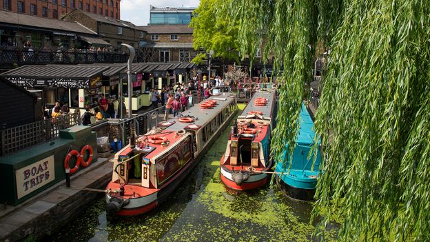 The people who ditched their homes to live on canal boats and