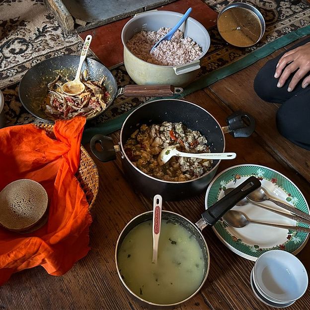 A hot farmhouse lunch in the village of Rukubji (Credit: Nicole Melancon)