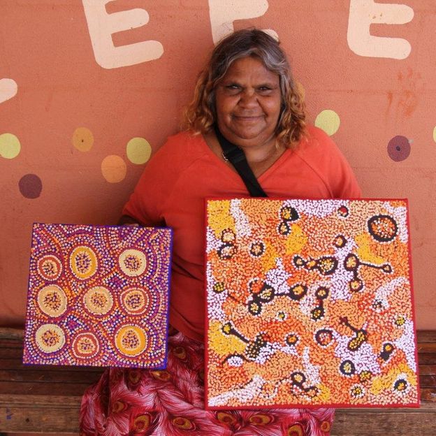 Visitors are welcome at the Warlukurlangu Art Centre to learn more about Warlpiri art (Credit: Warlukurlangu Art Centre)