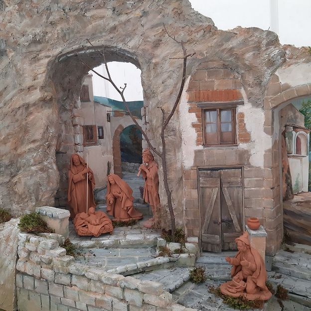 Local artist Manfredo Proietti uses natural and recycled materials to create his nativity scenes (Credit: Manfredo Proietti)