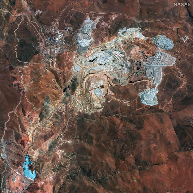Miniera e hapur e bakrit Quebrada Blanca në rajonin Tarapacá të Kilit verior zgjeroi funksionimin e saj në 2023 (Kredia: Maxar Technologies)