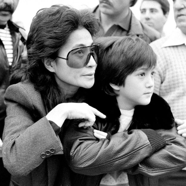 Sean Ono Lennon photographed with his mother Yoko Ono in 1983 (Credit: Getty Images)