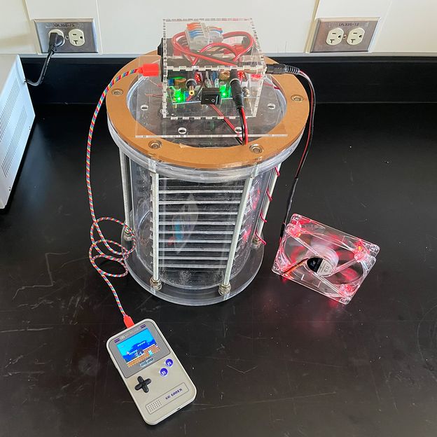 Damian Stefaniuk has been able to use a carbon cement supercapacitor to power a handheld gaming device (Credit: Damian Stefaniuk) Damian Stefaniuk has been able to use a carbon cement supercapacitor to power a handheld gaming device (Credit: Damian Stefaniuk)