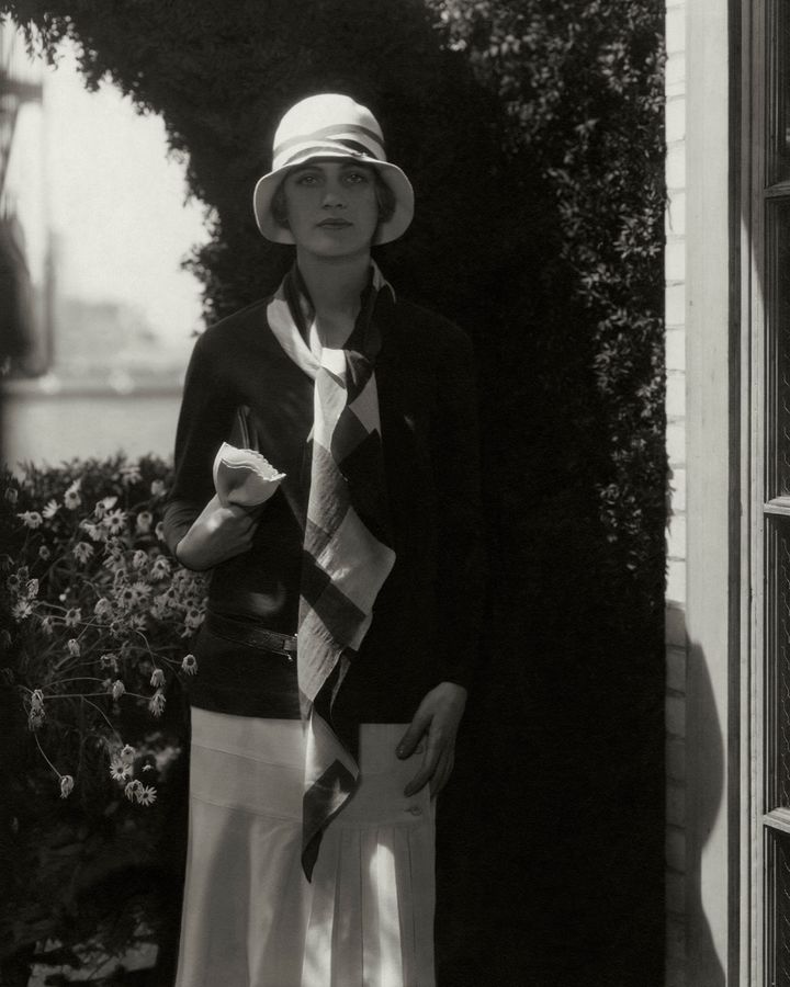 Lee Miller wearing Chanel – the loose silhouette was created with active, independent women in mind (Credit: Edward Steichen, Vogue/ Condé Nast)