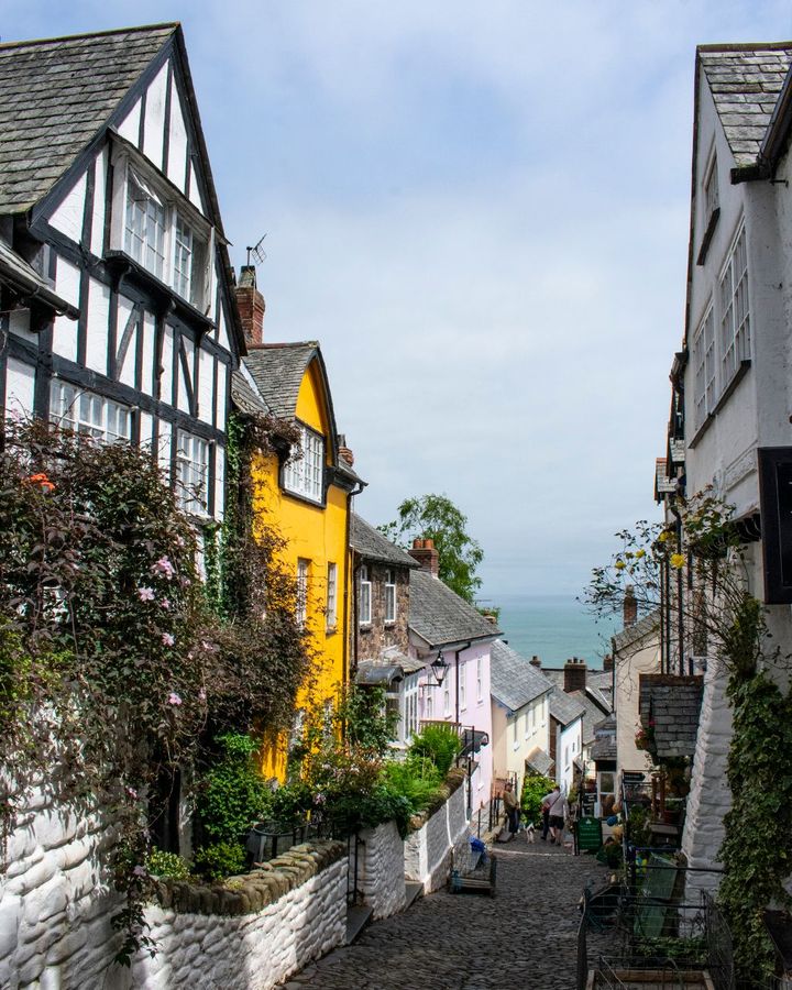 Instead of cars, chain stores or light pollution, Clovelly has centuries-old cottages and ocean views (Credit: Amanda Ruggeri/BBC) Instead of cars, chain stores or light pollution, Clovelly has centuries-old cottages and ocean views (Credit: Amanda Ruggeri/BBC)