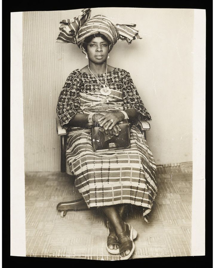 Esther Suwaola, photographed in Akure, Ondo, Nigeria in 1960, the year that saw many African countries gain independence (Credit: Victoria & Albert Museum)