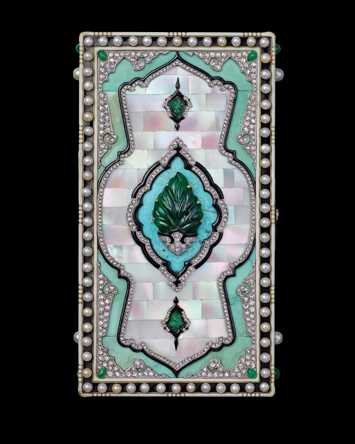 A Cartier vanity case, 1924, with mother-of-pearl and turquoise, echoes geometric Islamic patterns (Credit: Nils Harmann, Collection Cartier)