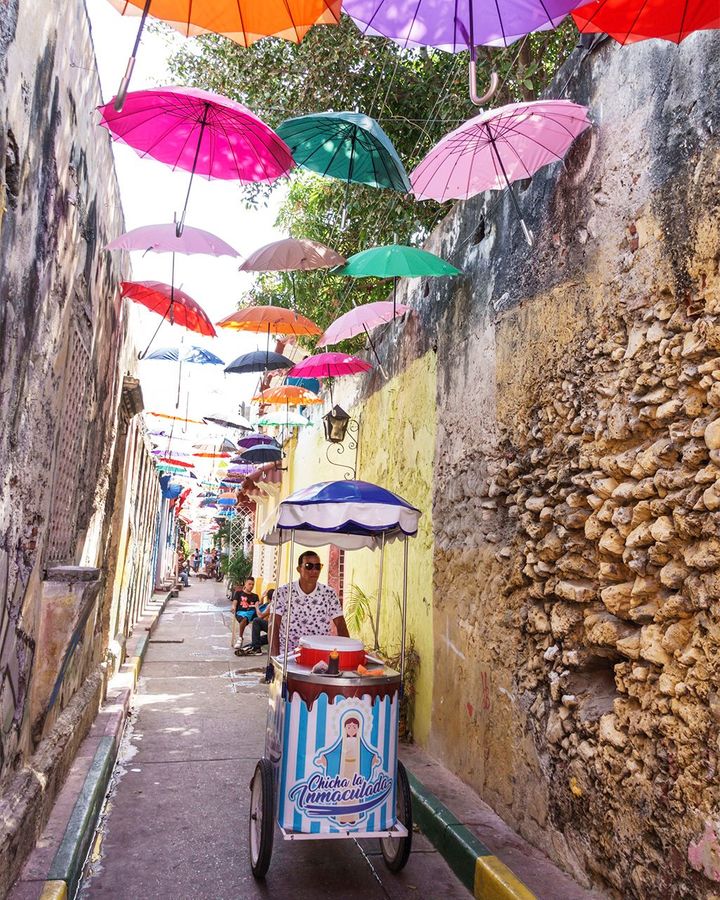 Street vendors sell chicha in Colombia (Credit: Jeff Greenberg/Getty Images)