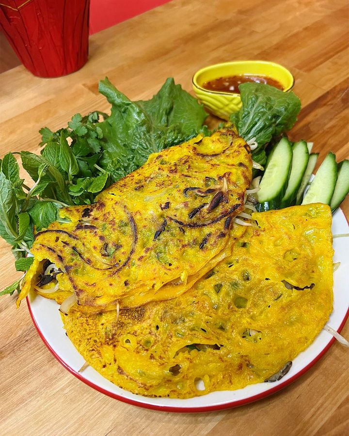 Bánh Xèo: Vietnamese Vegan turmeric crepes - BBC Travel