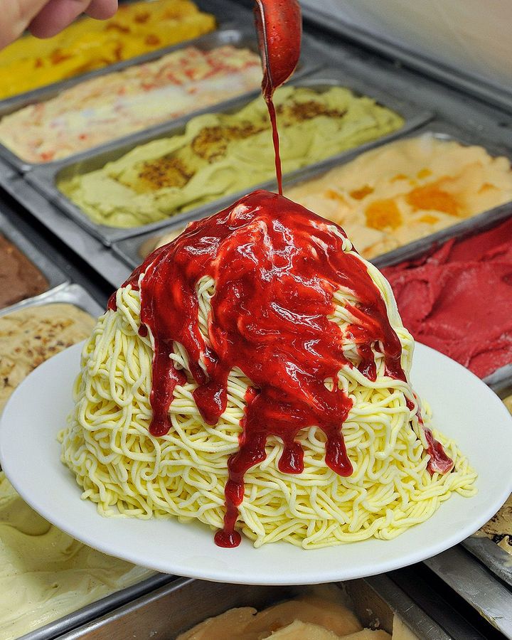 Spaghettieis is topped with fresh strawberry sauce (Credit: Eis Fontanella Eismanufaktur Mannheim)