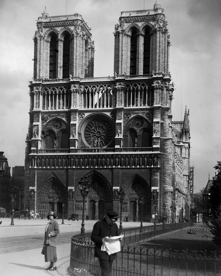 The Notre Dame was caked in thick, black dust in the 1920s (Credit: Getty Images) The Notre Dame was caked in thick, black dust in the 1920s (Credit: Getty Images)