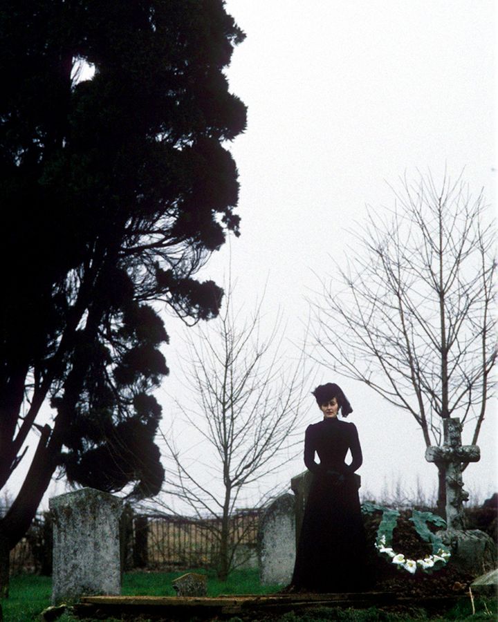 the-ultimate-christmas-ghost-story-how-1980s-horror-the-woman-in-the