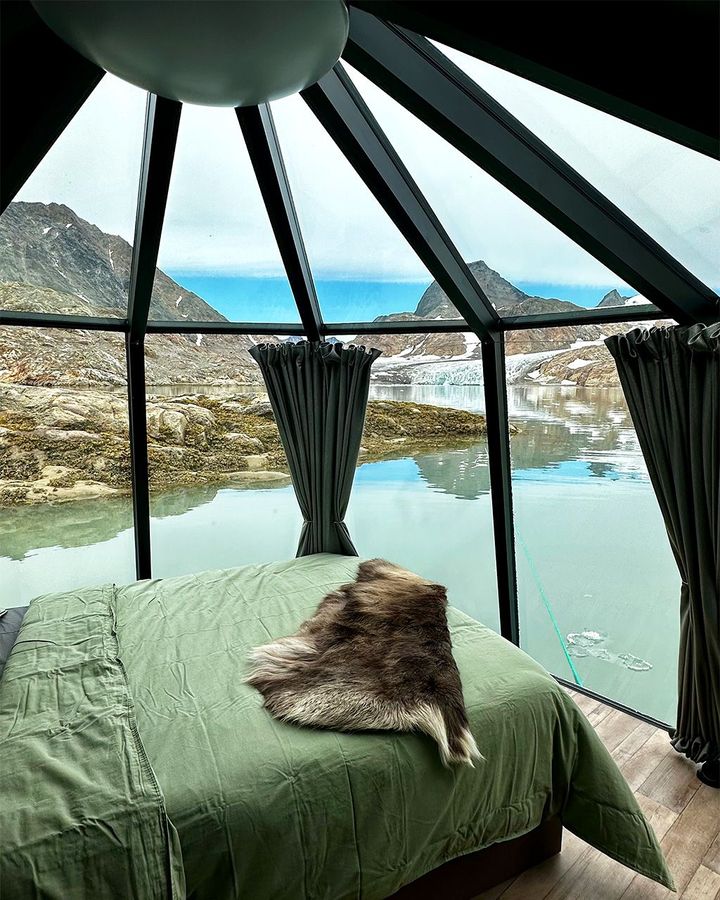 The cabin's glass windows and ceiling allow guests to watch the stars and the northern lights (Credit: Floating Glacier Hut) The cabin's glass windows and ceiling allow guests to watch the stars and the northern lights (Credit: Floating Glacier Hut)