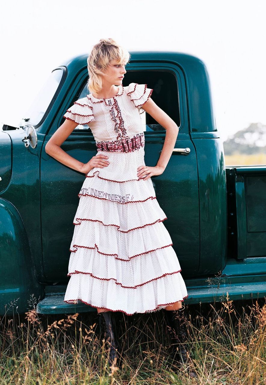 Model Stella Tennant photographed for Vogue in 2001 in an Imitation of Christ prairie dress (Credit: Getty Images)