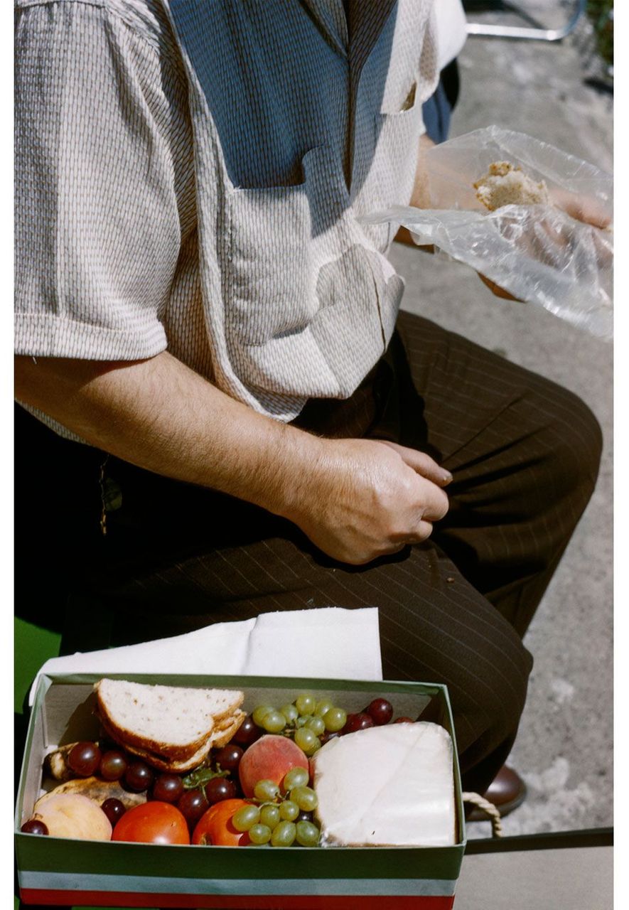 Location Unknown, 1960 (Credit: Estate of Vivian Maier, Courtesy Maloof Collection and Howard Greenberg Gallery, New York)