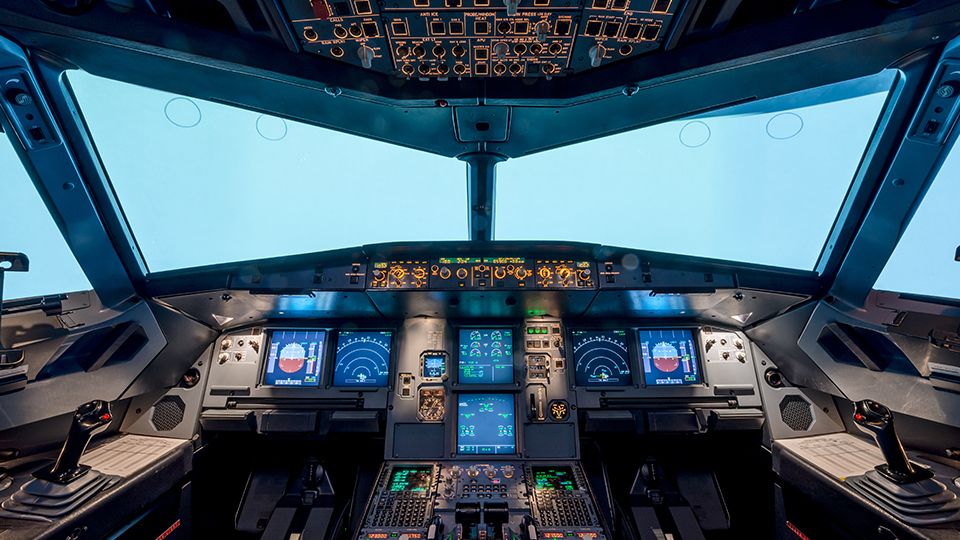 4_Cockpit_interior.jpg