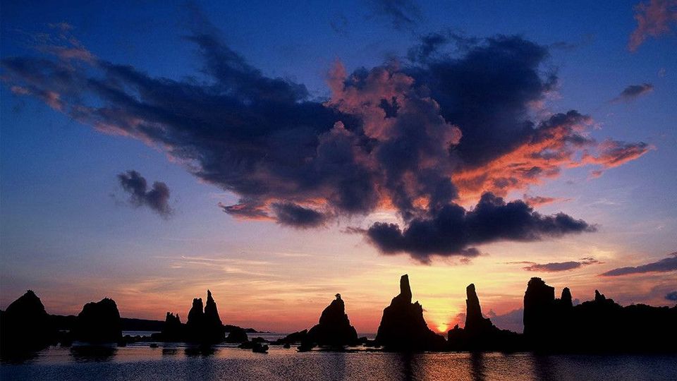 Kushimoto Hashigui-Iwa Hashigui-Iwa Rocks, Kushimoto Town