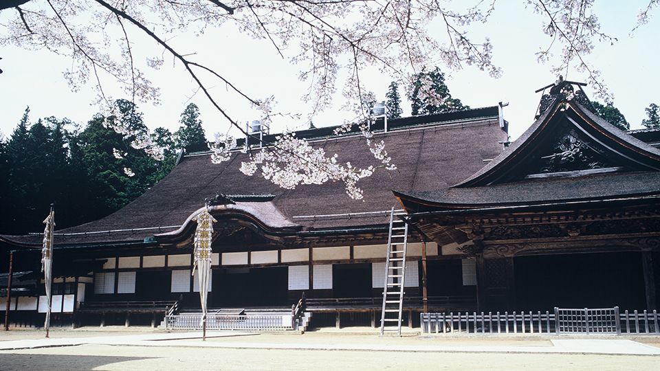 The Kongobu-ji Head Temple lies at the heart of Koyasan. The Kongobu-ji Head Temple lies at the heart of Koyasan.