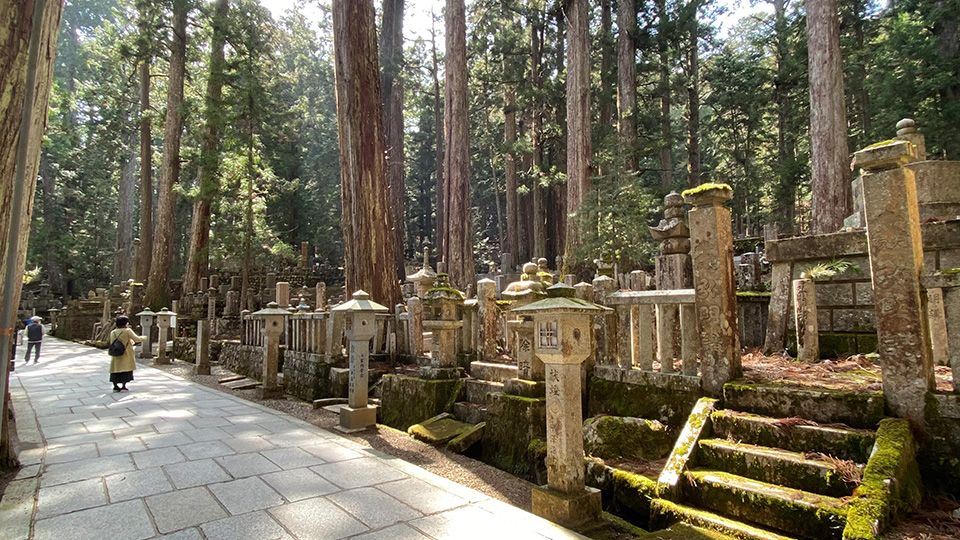 The majestic Okuno-in is one of the many sites visitors can discover in Koyasan. The majestic Okuno-in is one of the many sites visitors can discover in Koyasan.