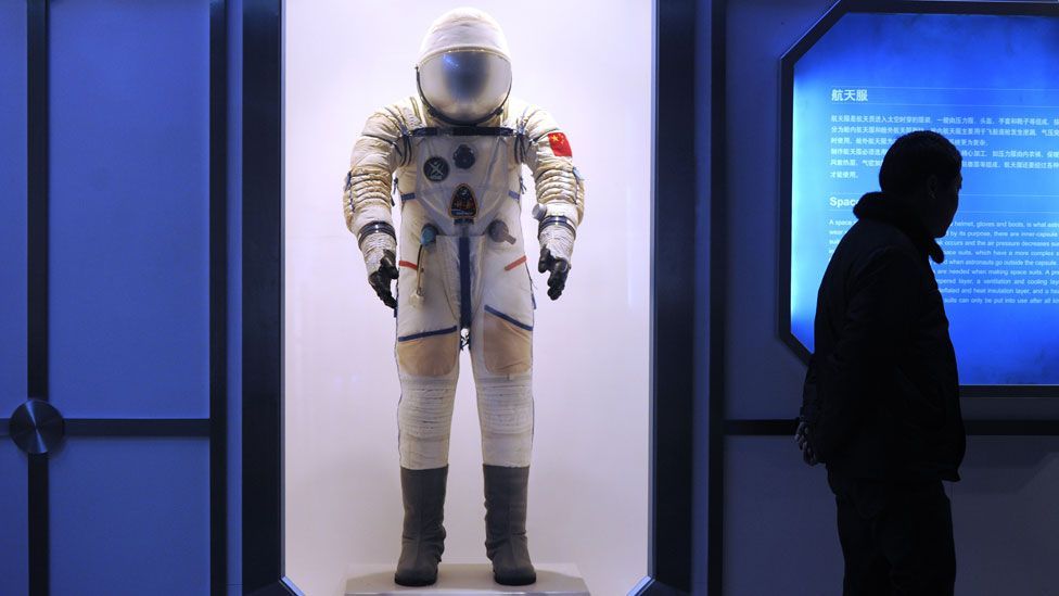 Astronaut fashion: What went wrong? - BBC Future