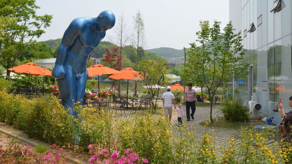 Make art not war in South Korea - BBC Travel