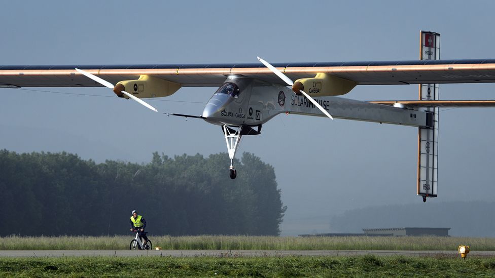 Самолет побороть. Уникальные самолеты. Трансконтинентальный полет.. Solar Powered aircraft.