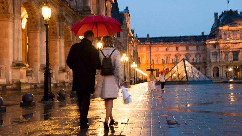 Mini guide to romance in Paris - BBC Travel