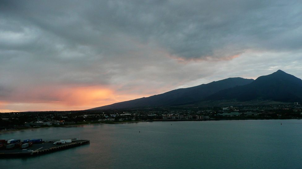 Sunset over Maui Sunset over Maui