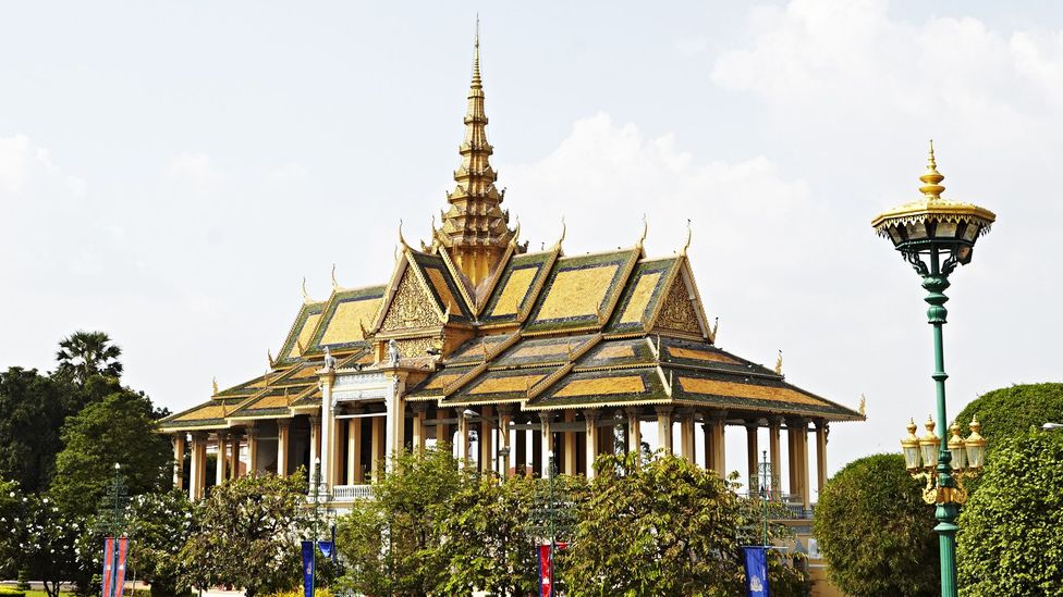 royal palace phnom penh camobdia