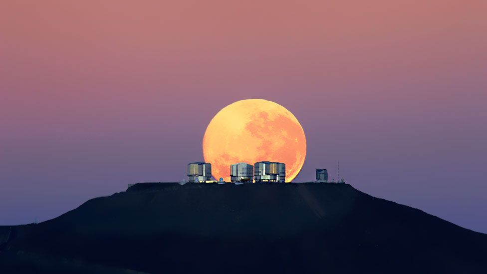 The VLT or Very Large Telescope, also in Chile, was the first to observe an exoplanet directly, around 170 light-years from Earth. The VLT or Very Large Telescope, also in Chile, was the first to observe an exoplanet directly, around 170 light-years from Earth.