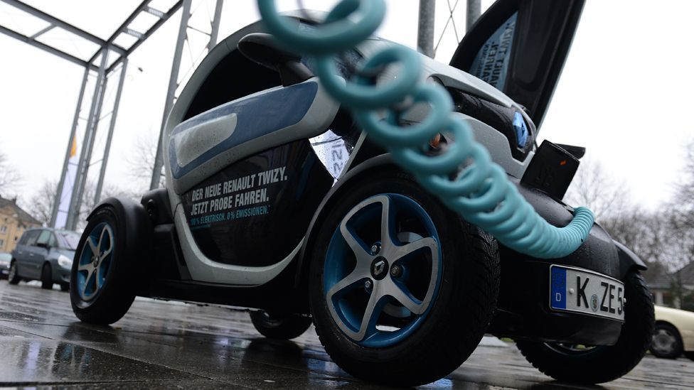Miniature city cars already do without internal combustion engines; but can electric cars become a viable alternative for travel on the highways and byways? (Getty Images) Miniature city cars already do without internal combustion engines; but can electric cars become a viable alternative for travel on the highways and byways? (Getty Images)