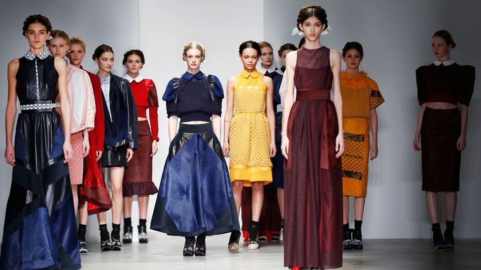 London Fashion Week kicks off with bold looks - BBC Culture
