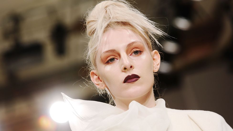 London Fashion Week kicks off with bold looks - BBC Culture