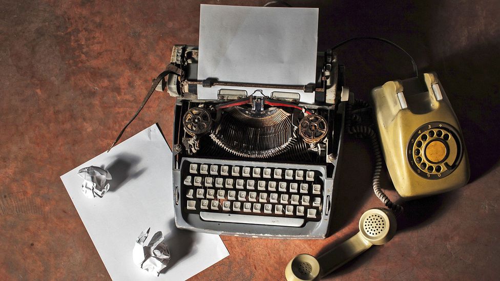 Will paper CVs or resumes go the way of typewriters and landlines? (Thinkstock)