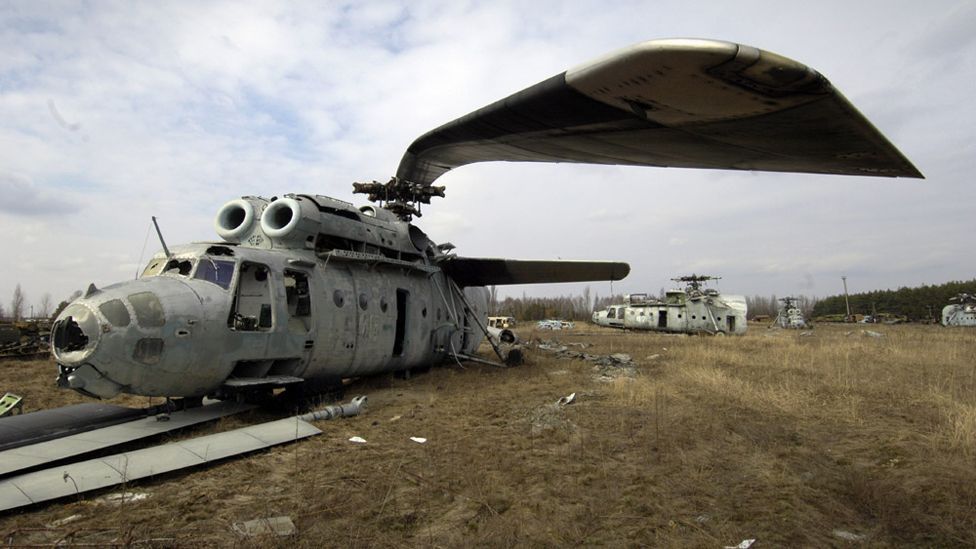 After the 1986 Chernobyl disaster, irradiated Soviet helicopters like this Mil Mi-6 were stored in a giant boneyard (Phil Coomes/BBC)