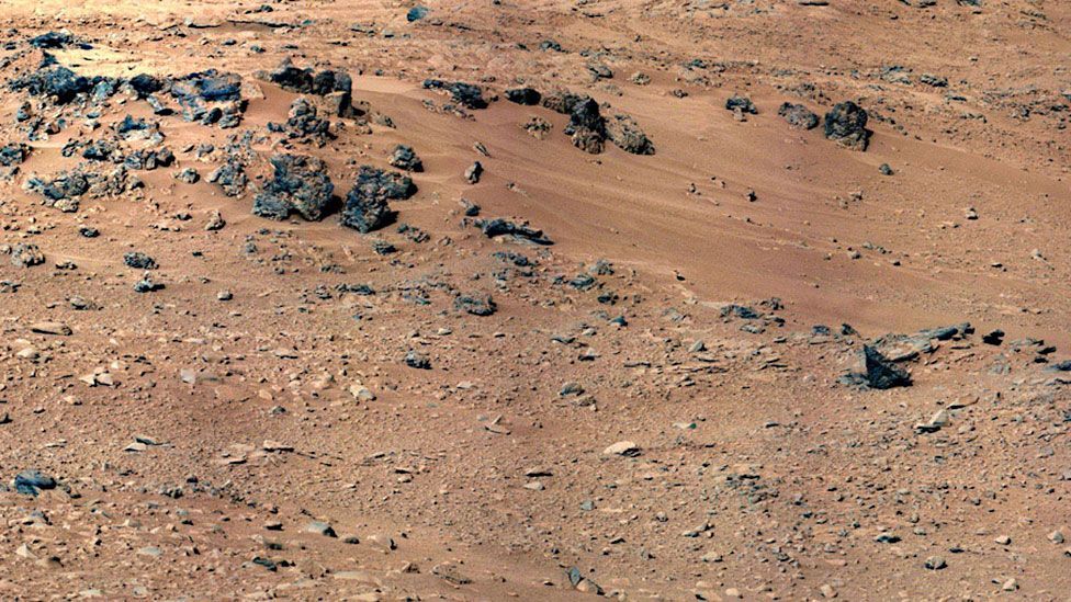 How hot is mars surface